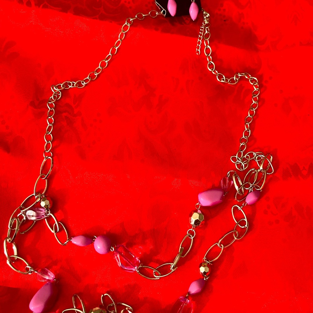 Womens necklace & Earrings set